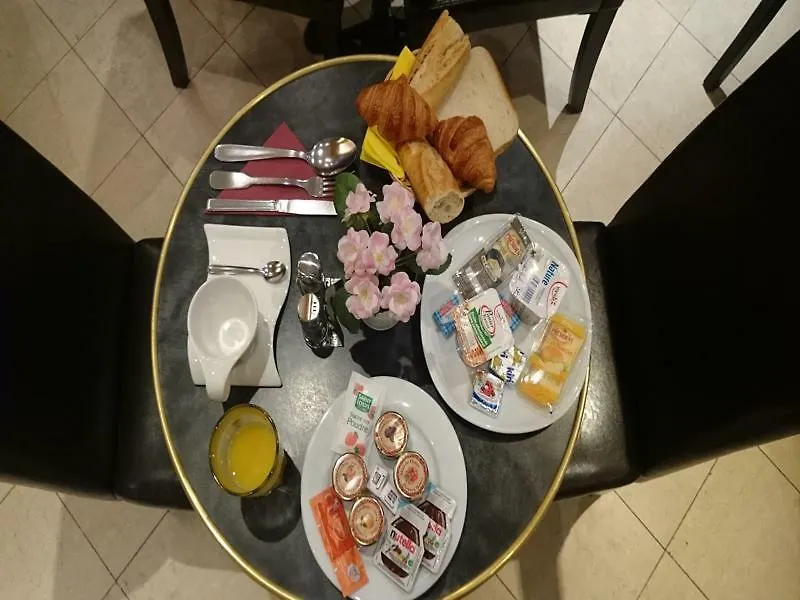 Korner Montmartre 3* Παρίσι